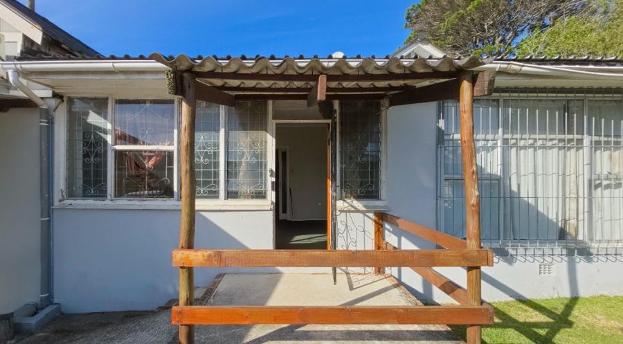 5 Bedroom Property for Sale in Selborne Eastern Cape